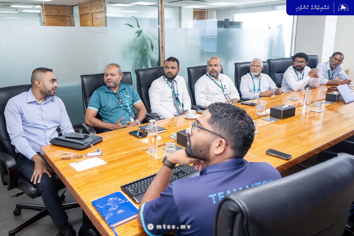 MTCCPlc's tweet photo. Managing Director, DCP (Retd.) Ahmed Saudee, and senior management of #TeamMTCC met with MPL CEO Captain Hussain Shafeeq and senior officials from MPL and STO today. Discussions focused on areas of mutual interest between our organisations.

#MTCCProjects #RayyithungeKunfuni https://t.co/IfzRi6m7sg