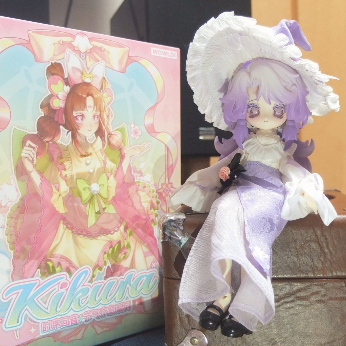 wasuregasa's tweet photo. この前お迎えしたブラインドドールの子だけど魔女帽に骨入っててボンネットみたいに見せられるのメチャクチャかわいくないですか https://t.co/SRl0A9yNIO