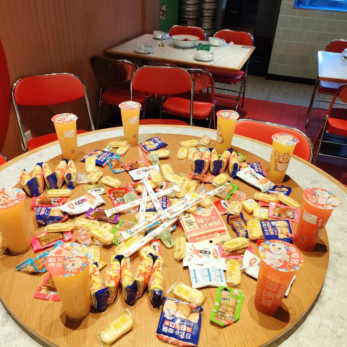 LeilaniLanjmtp's tweet photo. Hoy compartiendo mis snacks favoritos con el equipo!  Cada bocado es mejor cuando se comparte ， https://t.co/5cStxzKwEP