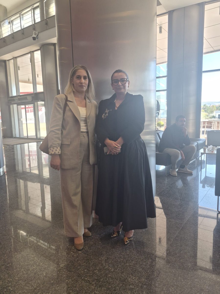suzan_dumanli's tweet photo. Sevgili Didem Hanım,

@didemtemel 

Haklı mücadelemizde yanımızda olduğunuz ve misafirperverliğiniz için çok teşekkür ederiz. 

Stajyer Çırak Ankara'da
#3308eMuhalefettenTamDestek https://t.co/E0zT1W3A9T