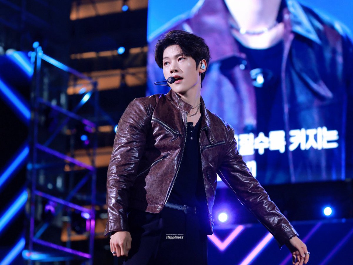Happiness_0528's tweet photo. 261004 
#석매튜 #SEOKMATTHEW #石友鉉 #ソクマシュー #メテュ #제로베이스원 #제베원 #ZEROBASEONE #ZB1 https://t.co/B968wWaZCK