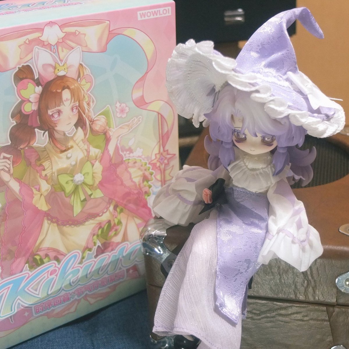 wasuregasa's tweet photo. この前お迎えしたブラインドドールの子だけど魔女帽に骨入っててボンネットみたいに見せられるのメチャクチャかわいくないですか https://t.co/SRl0A9yNIO
