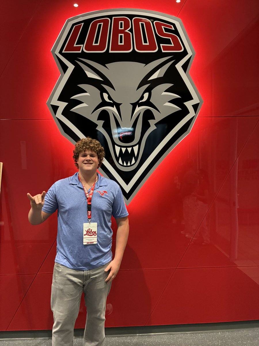 CarsonHolzapfel's tweet photo. Had an amazing Gameday experience  @Coach_Eck  @UNMLoboFB! 🐺🏈

What an experience watching @Coach_CBooth and the Lobos’ offensive line open holes and get after it up front.

Special thanks to @CoachMartin8, @LoniFangupo, @CoachErikLink and @Beau_Davidson for the hospitality and making the visit a great one.

Look forward to coming back again soon! 🔴⚫️ #GoLobos #UNMFootball #Gameday #OffensiveLine #OL #Recruiting #ClassOf2028 #RiseOfTheVine

@CoachrSmith12 @CoachZachClark @GHSMustangsFB
@FiveStrongOLine @ClintAnderson_ @CoachOrtizOL @That_Boi_Dhawk @samspiegs @ChadSimmons_  @PrepRedzoneTX @iam_alinedouard @sixstarfootball @dfwSho @RallyPreps @_EliteProspects @matadormedia @n_parrott478 @CoachRC23 @RecruitMatador @raj_manjrekar @Recruit_DFW