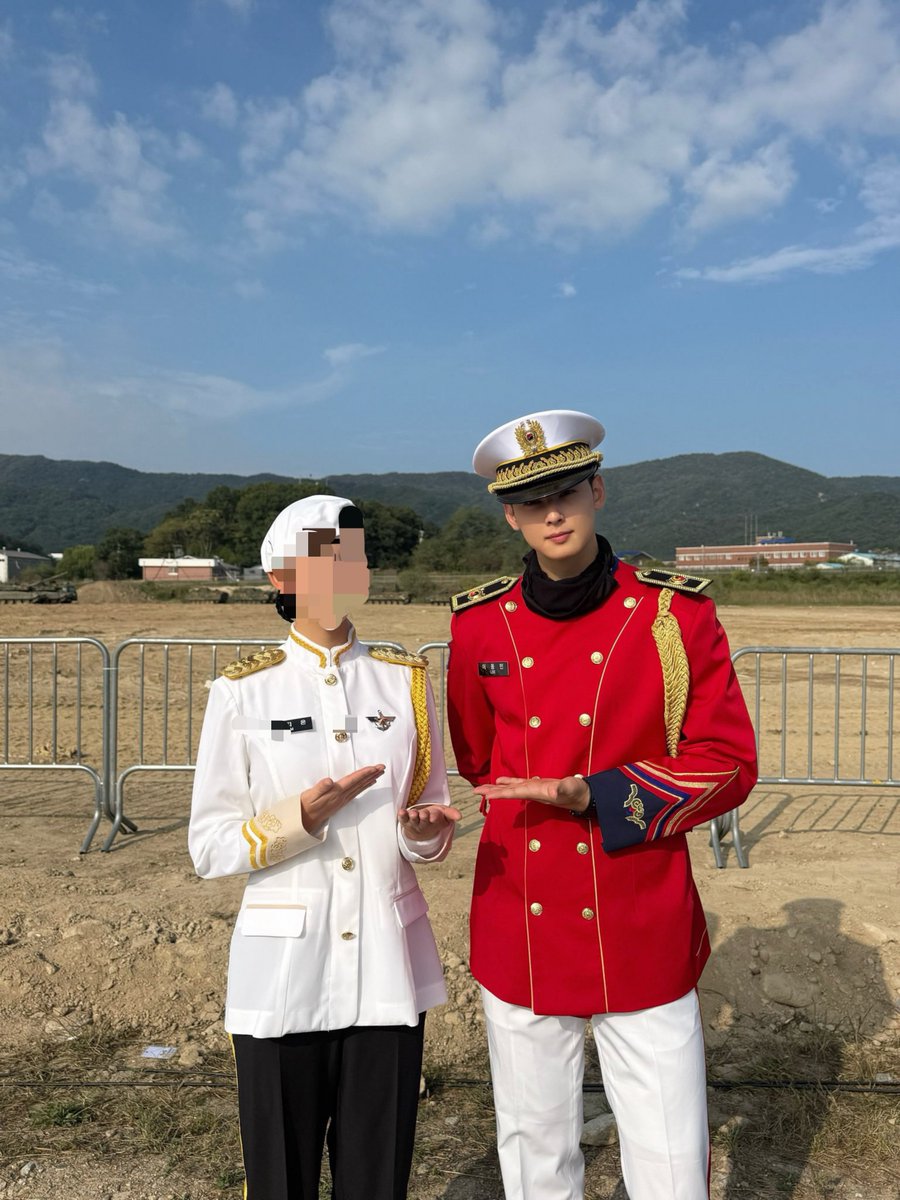ChaEunwooINTL's tweet photo. 📸 Sergeant Lee Dongmin, Cha Eunwoo, at the Gyeryong Ground Forces Festival

#CHAEUNWOO #차은우 #이동민
#チャウヌ #车银优 #ชาอึนอู #車銀優 https://t.co/iFlpLbhgli