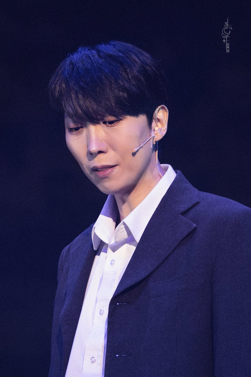 nocte_record's tweet photo. 261004 N 곤투모로우 스페셜 커튼콜데이
M18. 죽어 얻는 삶
한정훈 役 김재범 배우님
-
그냥 사십시오
사십시오 제발, 저는 못합니다 https://t.co/6Ee5swvO9S