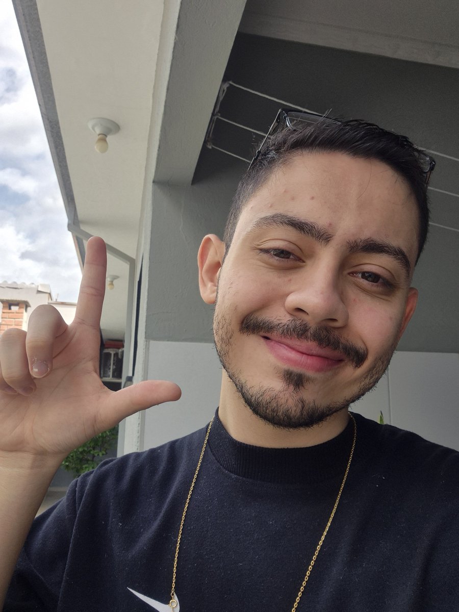 LeoValeta_'s tweet photo. Dia de votar com consciência! 
Lindo dia!!! ⭐️ https://t.co/5x7003WzyO