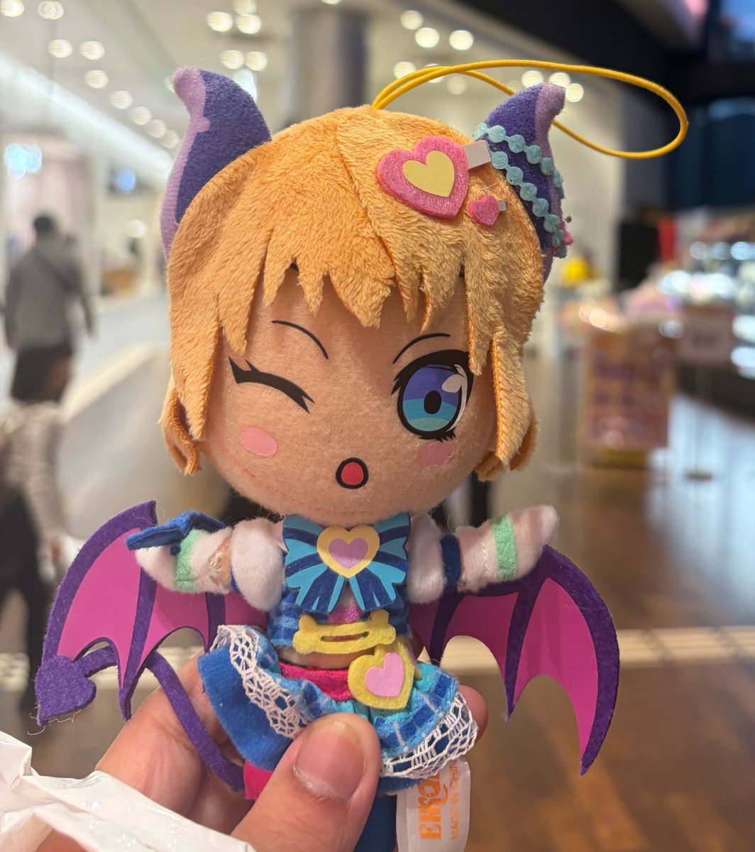 aoililith's tweet photo. よくキャラクターのぬいぐるみに別の服着せるとかあるけどこのリリスちゃんにもできるんかな🤔 https://t.co/Hl9gf0TplO
