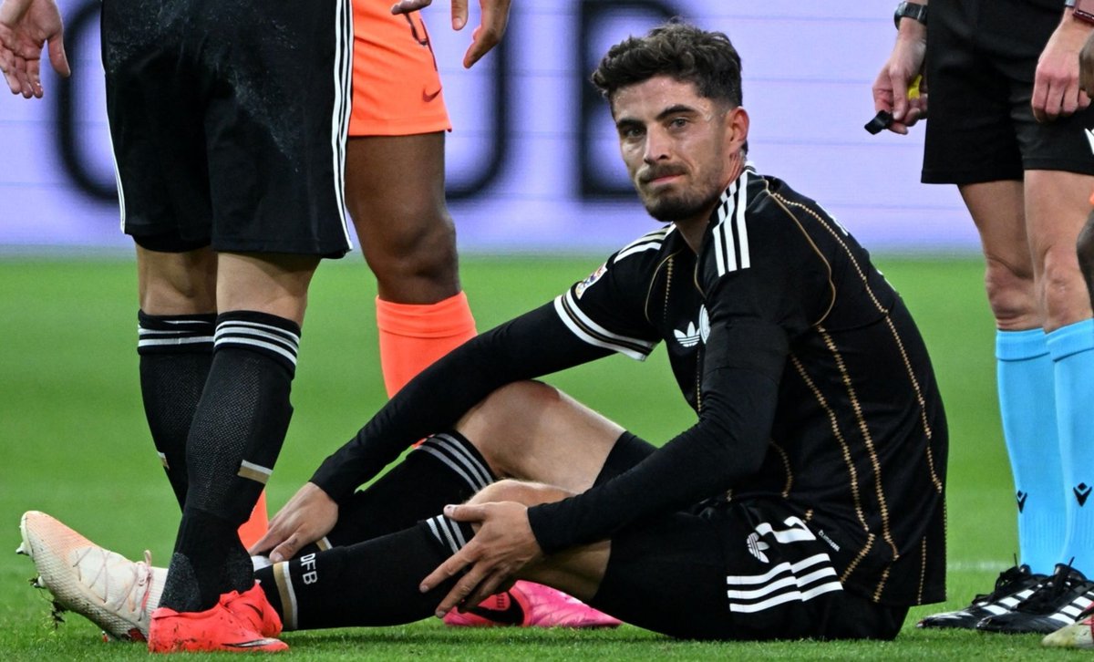 ThePitchD's tweet photo. 🚨 NEW: Kai Havertz has been withdrawn from Germany's squad with a muscle injury. 😬

Reports suggest he could be out for around four weeks. 🇩🇪

Arsenal have given no official update yet. https://t.co/3e8smSmxKe