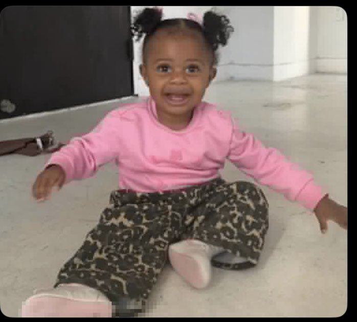 FaveLegend's tweet photo. POV; Wizkid birthed a  princess 😍 https://t.co/g0uKwuWM5q