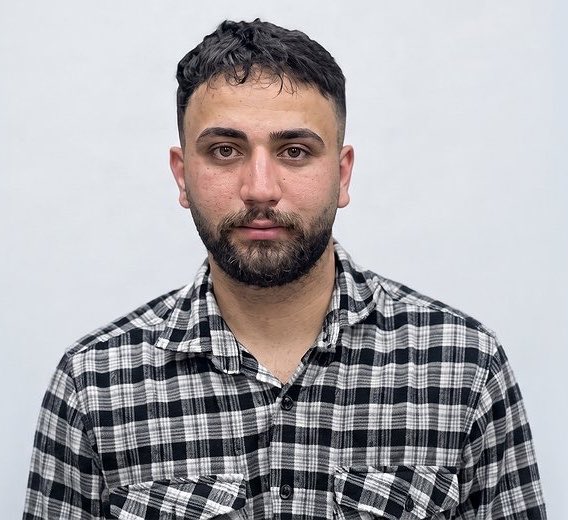 iranhr's tweet photo. Protester Alireza Sepahi Badjani is at imminent risk of execution after his family were summoned for what may be a final visit at Isfahan Central Prison.
He survived an execution attempt on 28 July after suffering a heart attack and was again scheduled for execution in September. Five of his co-defendants have been executed since 19 July. 
We call on the international community, particularly countries with diplomatic relations with the Islamic Republic, to use all available channels to help save his life.
#StopExecutionsInIran
#AlirezaSepahi 

Link: https://t.co/pnFkt2xQvz