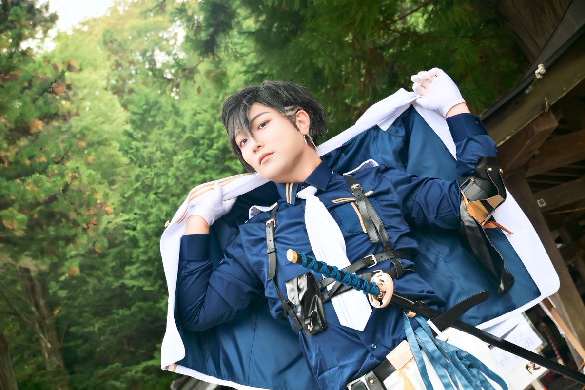 loadside1977's tweet photo. 刀剣乱舞

打刀　二筋樋貞宗

綻びた歌を纏えば
何も
怖くはない

📷@Kurage_camera0 🙇
🗡️@loadside1977 
#コスライ
#cosplay https://t.co/CuoXUbTuVk