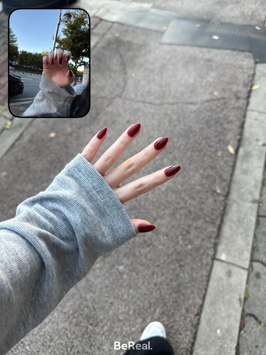 keS2bass's tweet photo. 버건디의계절이왓다 💅💅 https://t.co/YePedaRF62