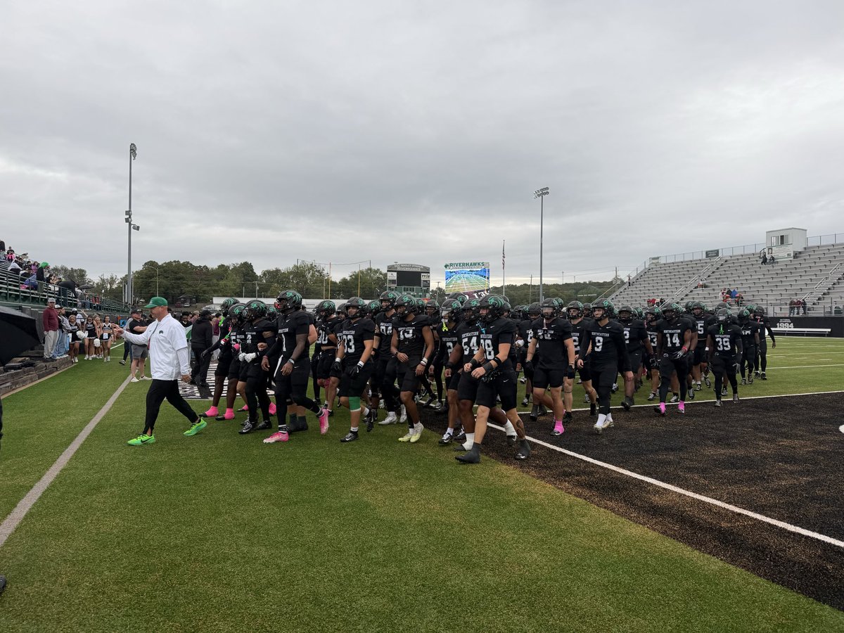 JacksonBraun87's tweet photo. Thank you to @coachreynolds58, @CoachSuth74, @CoachChev6, and the rest of the @NSU_Football staff for the great visit last night.  Had a good chat with @BeauBeathard before the game, thanks for the tips.  Great facilities and game day atmosphere for homecoming. https://t.co/ZFnkJ8tNfS