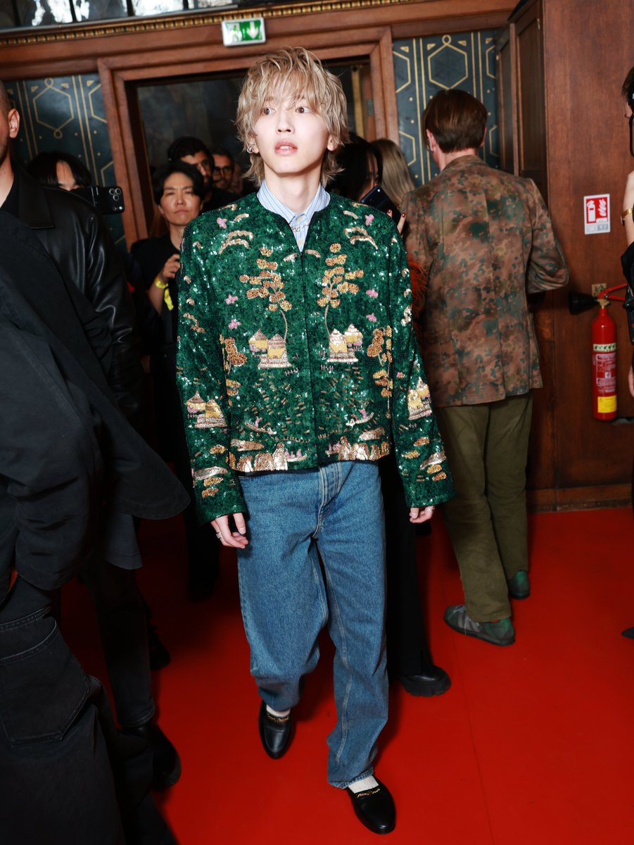 lessencestudios's tweet photo. Valentino brand ambassador Shunsuke Michieda attends the Valentino Spring/Summer 2027 show at Paris Fashion Week.

#ShunsukeMichieda #ValentinoAntibiblioteca https://t.co/voluZF9DbE