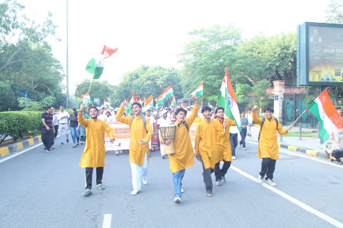 MYBharatHQ's tweet photo. Taking forward Hon’ble Prime Minister Shri Narendra Modi’s vision of a Nasha Mukt Bharat.

Under the 100 Weeks of Nasha Mukt Abhiyan, MY Bharat Delhi organised a Walk for #NashaMuktYuva, led by CEO, #MYBharat, Dr. Priyanka Shukla, alongside youth for a healthier, drug-free India. https://t.co/xijMcnVIyQ
