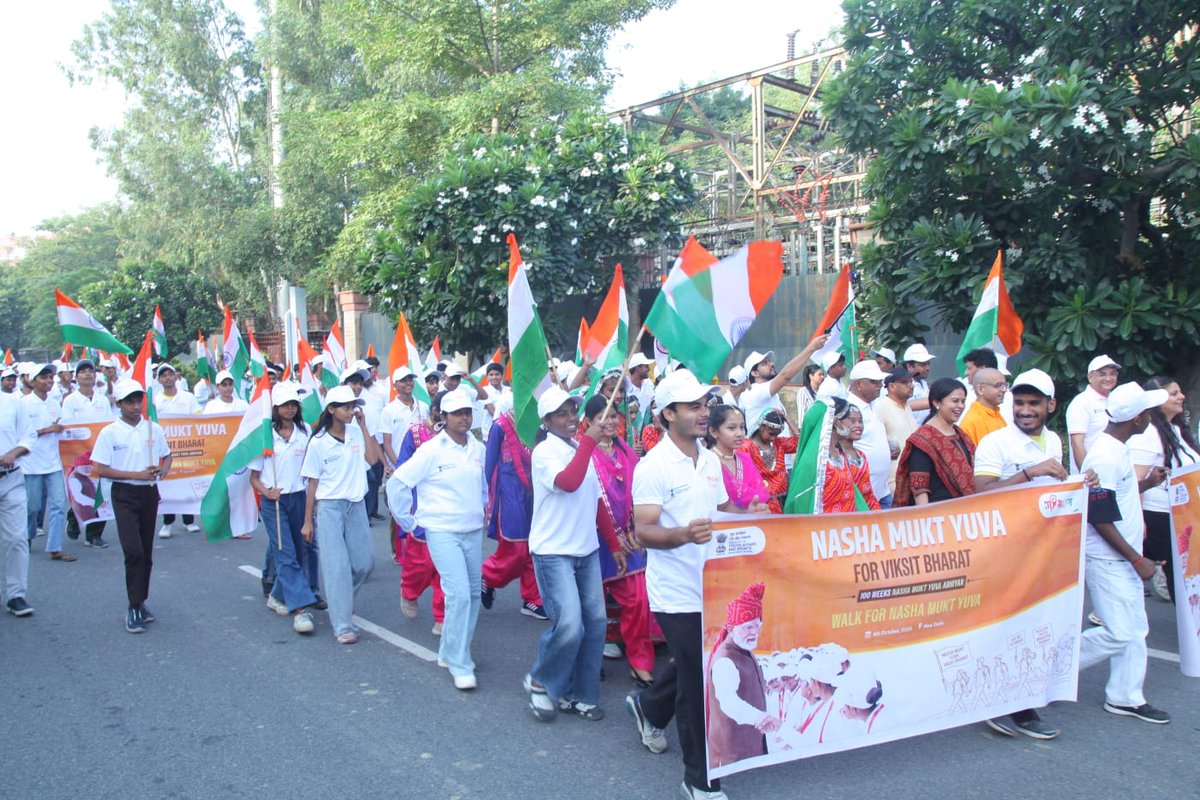 MYBharatHQ's tweet photo. Taking forward Hon’ble Prime Minister Shri Narendra Modi’s vision of a Nasha Mukt Bharat.

Under the 100 Weeks of Nasha Mukt Abhiyan, MY Bharat Delhi organised a Walk for #NashaMuktYuva, led by CEO, #MYBharat, Dr. Priyanka Shukla, alongside youth for a healthier, drug-free India. https://t.co/xijMcnVIyQ