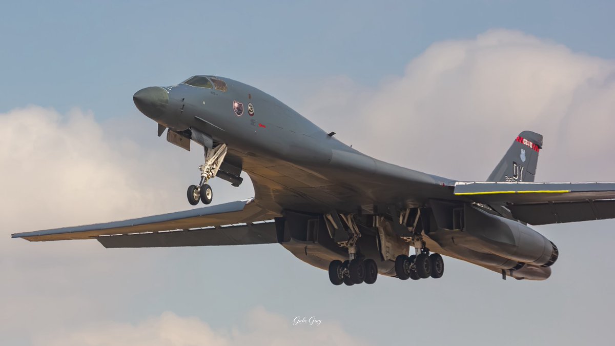 gray65113's tweet photo. Sad to see the Bones leave RAF Fairford today. Here’s some of my favourite pictures I’ve got since they got here https://t.co/0pTsH1H3Hz