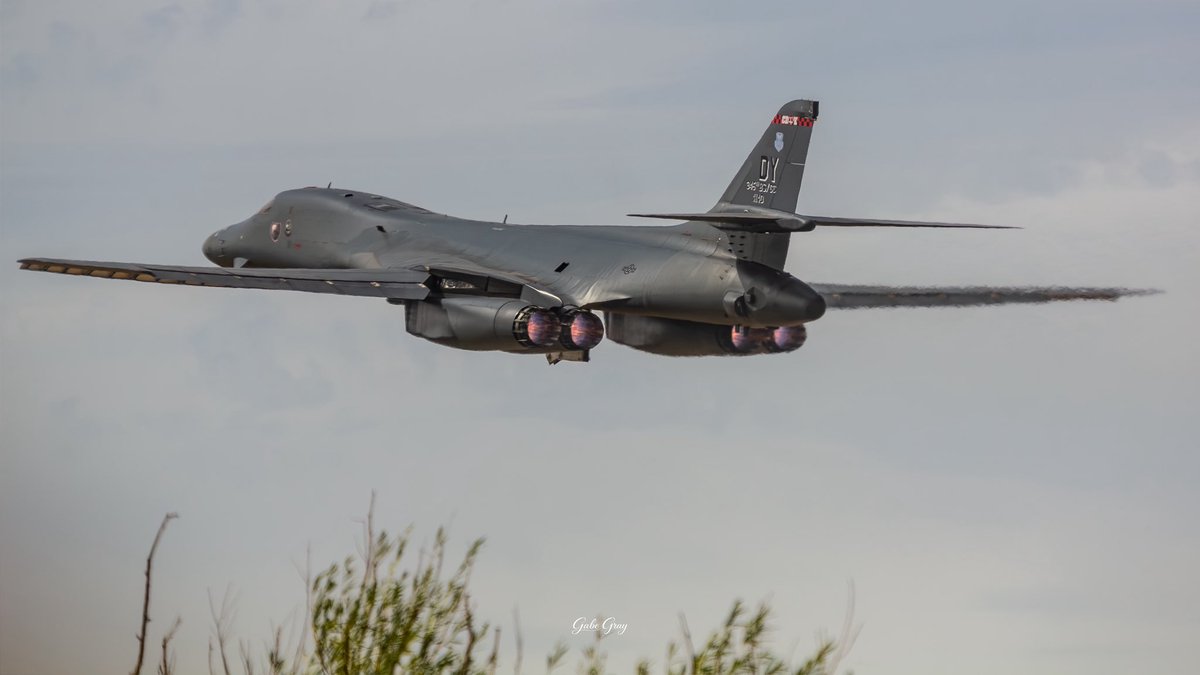 gray65113's tweet photo. Sad to see the Bones leave RAF Fairford today. Here’s some of my favourite pictures I’ve got since they got here https://t.co/0pTsH1H3Hz