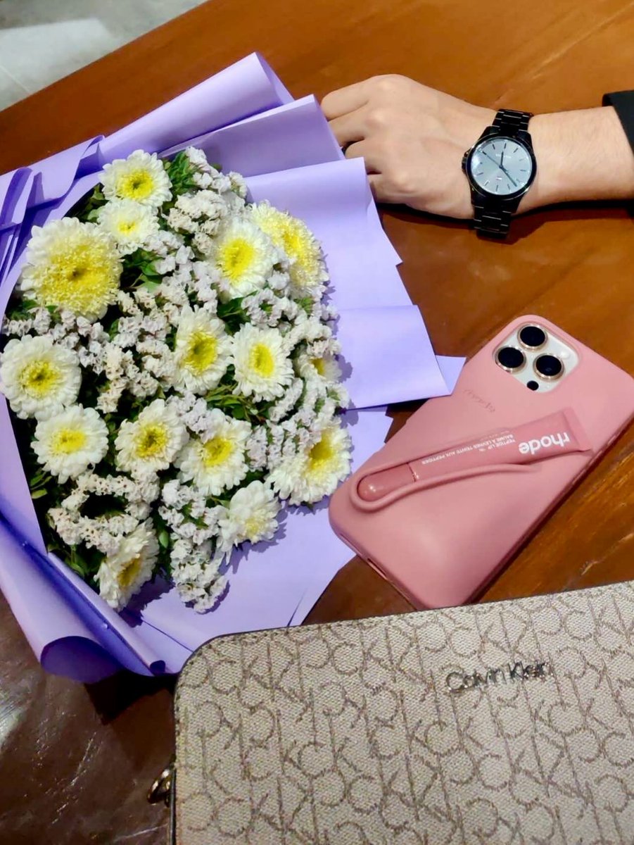 JanainaPeir's tweet photo. POV: His love language is giving you flowers. https://t.co/bZMZmawUTo