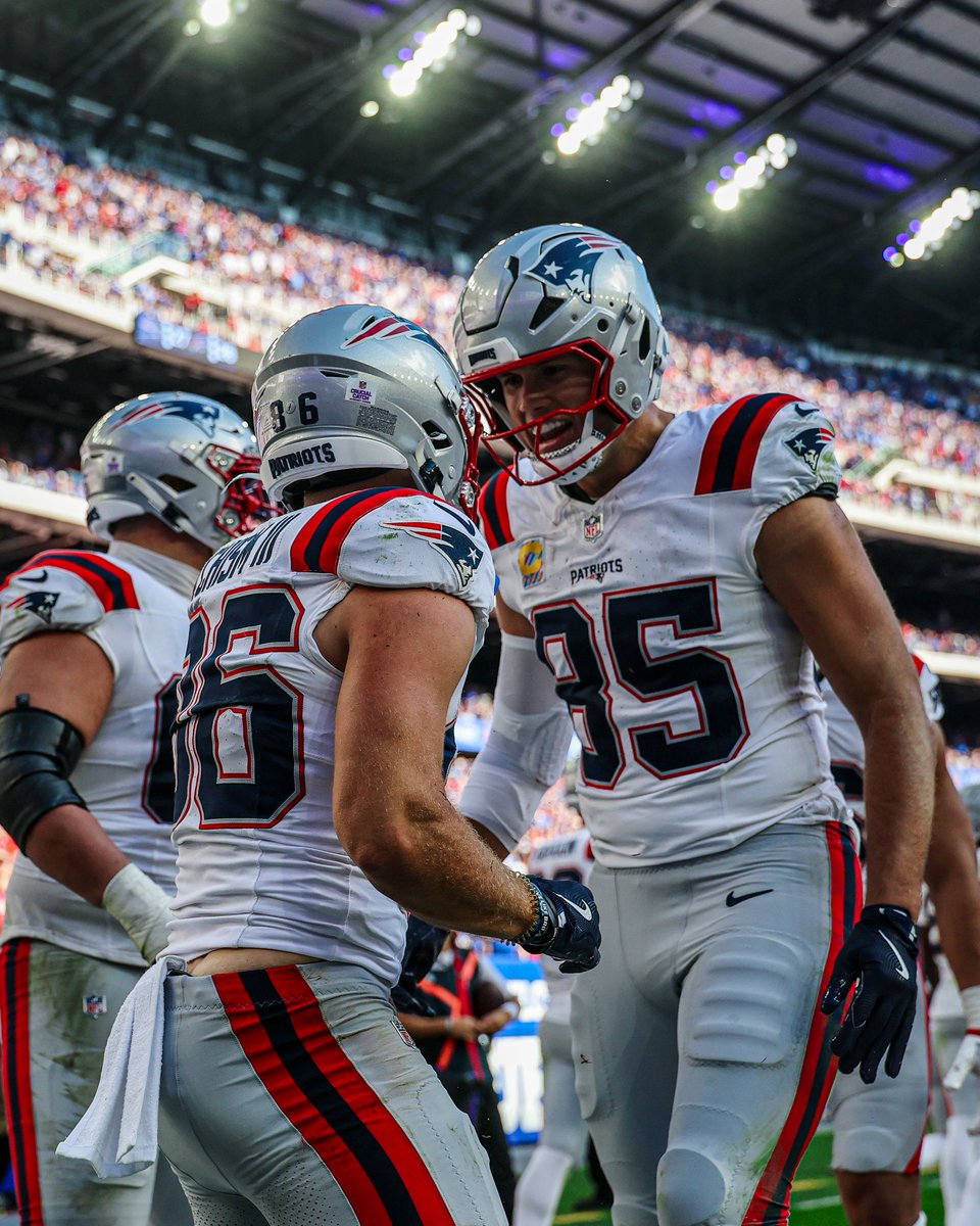 Patriots's tweet photo. 86 SHOW UP https://t.co/xDYqkaiAMG