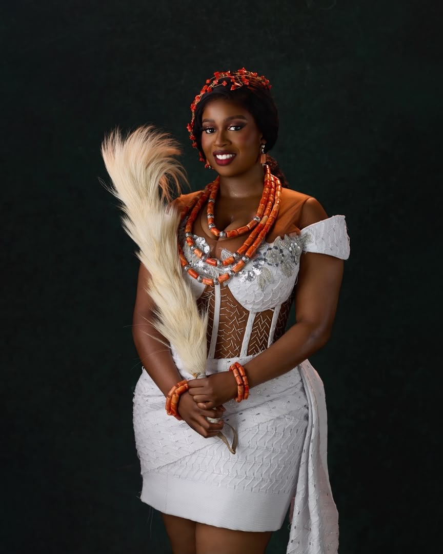 yabaleftonline's tweet photo. Temi Nkem wins Big Brother Naija Season 11. https://t.co/pYahNrai9A