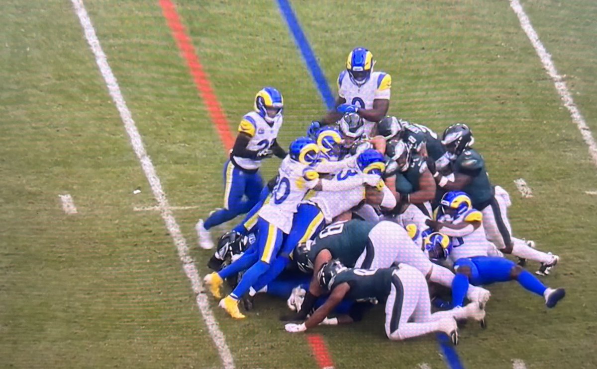 JClarkNBCS's tweet photo. Rams stop the Eagles on the Tush push https://t.co/Kp11YbFSeP