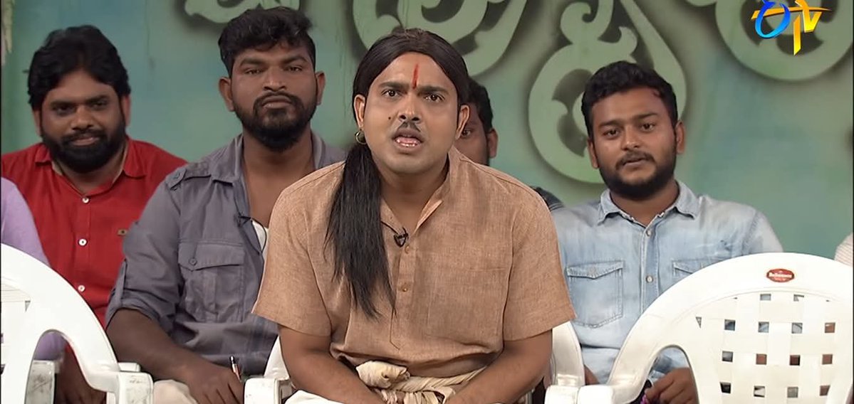 DevaSalaaar's tweet photo. Elago full screen lo petkoni chustam kada ivanni endhuku https://t.co/DSEsOq8Sya