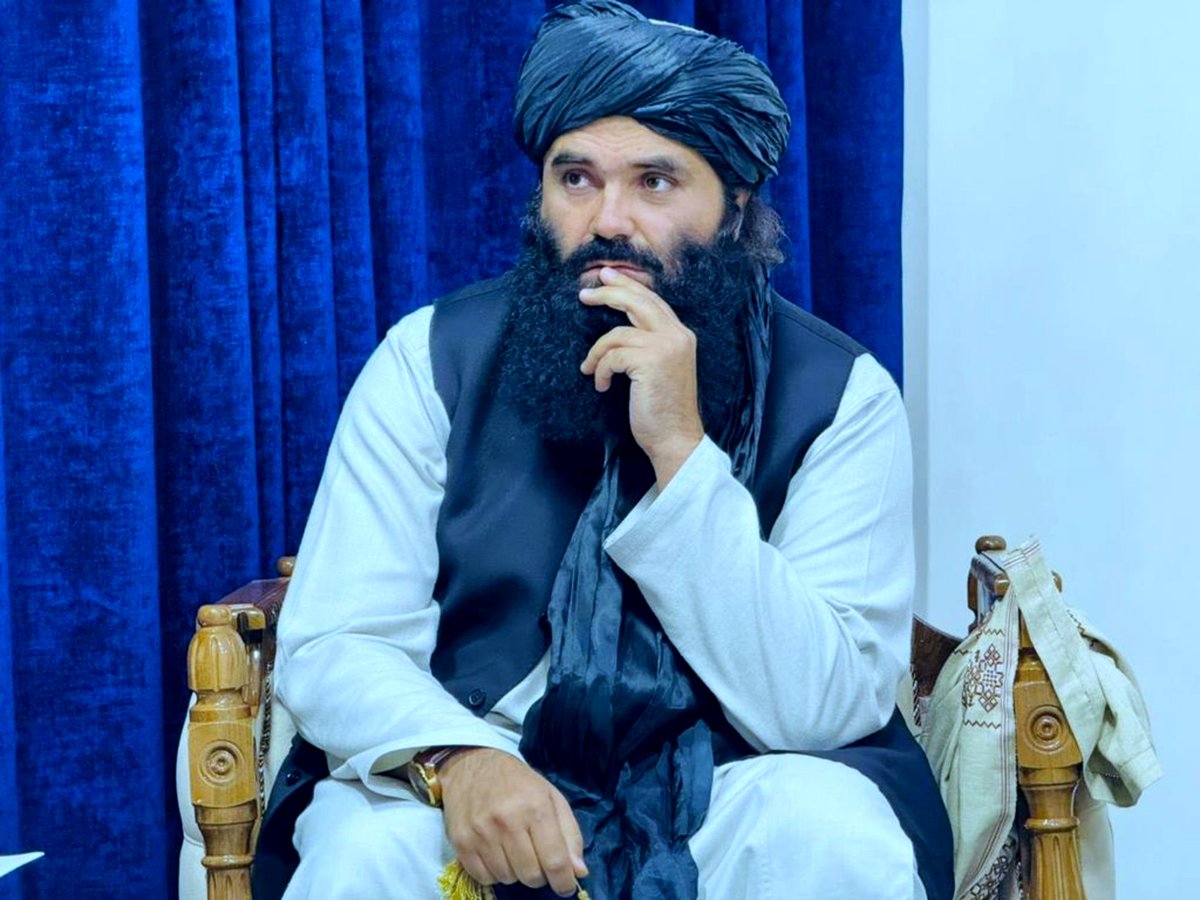 QasamiMujahed's tweet photo. سراج الأمة 🫡 
تاسره ناستې ته وړې وړې خبرې ګورم
تاته جوړ شوي الفاظ تاته سندرې ګورم

د عشق د ټولو ترکیبونو مساوي خبره
داسې معنا ګورم او داسې ملغلرې ګورم https://t.co/yIP281eZrL
