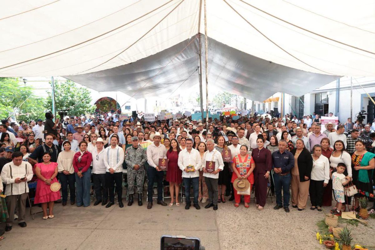 aramirezcuellar's tweet photo. Un gran éxito el informe de nuestro diputado @SoyPavelGaspar. Muchas felicidades por su trabajo en el Congreso de Puebla. https://t.co/cSSYrRdQkO