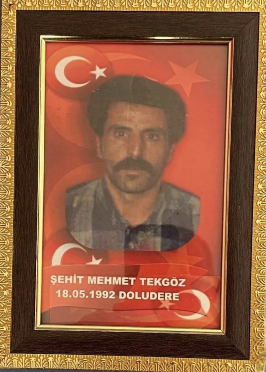 idrisTugunmus12's tweet photo. Vatanımızın bütünlüğü ve bağımsızlığı uğruna canlarını feda eden kahraman Güvenlik Korucusu Şehitlerimiz Mehmet TEKGÖZ, Mehmet Zeki TEKGÖZ ve Tahir TEKGÖZ’ü şehadetlerinin sene-i devriyesinde rahmet, minnet ve saygıyla anıyoruz. 

​Bizlere emanet kalan, elleri öpülesi mübarek Şehit annelerimize ve kıymetli ailelerine Cenâb-ı Allah’tan sonsuz sabır, metanet ve dayanma gücü diliyorum.

​Ruhları şad, mekânları cennet, makamları âli olsun. 

VATAN SAĞOLSUN 🇹🇷
#Bingöl 
#HainsizTürkiye 
​#ŞehitlerimizÖlümsüzdür #KahramanGüvenlikKorucuları