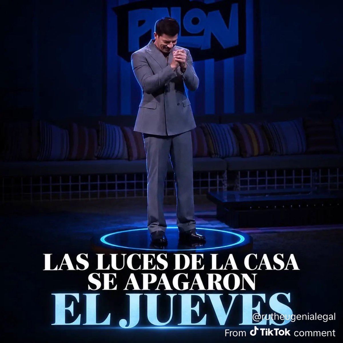 aracelii8898's tweet photo. LAS LUCES DE LA CASA SE APAGARON EL JUEVE #teamYahir

Mi Ganador 
El Rey sin corona 

#lagranjavip #TeamYahir #Yahir https://t.co/0jNrZSK0tD