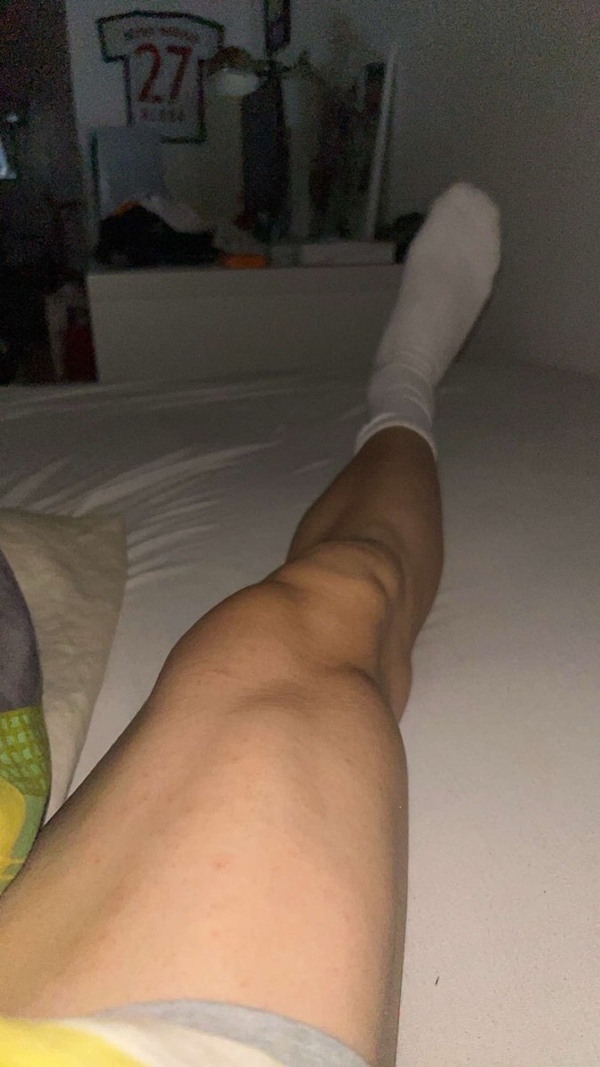 fastleon10's tweet photo. So u want me to shave my legs again? 🪒 https://t.co/w3IIwPaM8j
