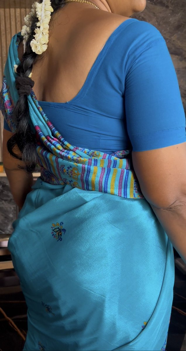 maa_she1's tweet photo. Follower oda amma soothu semmiya vachu irupa sareeya thookie soothula poola vittu okkanum uff kummunu iruka kundi oda #tamilhot #actress #incest https://t.co/243BRrjHQO