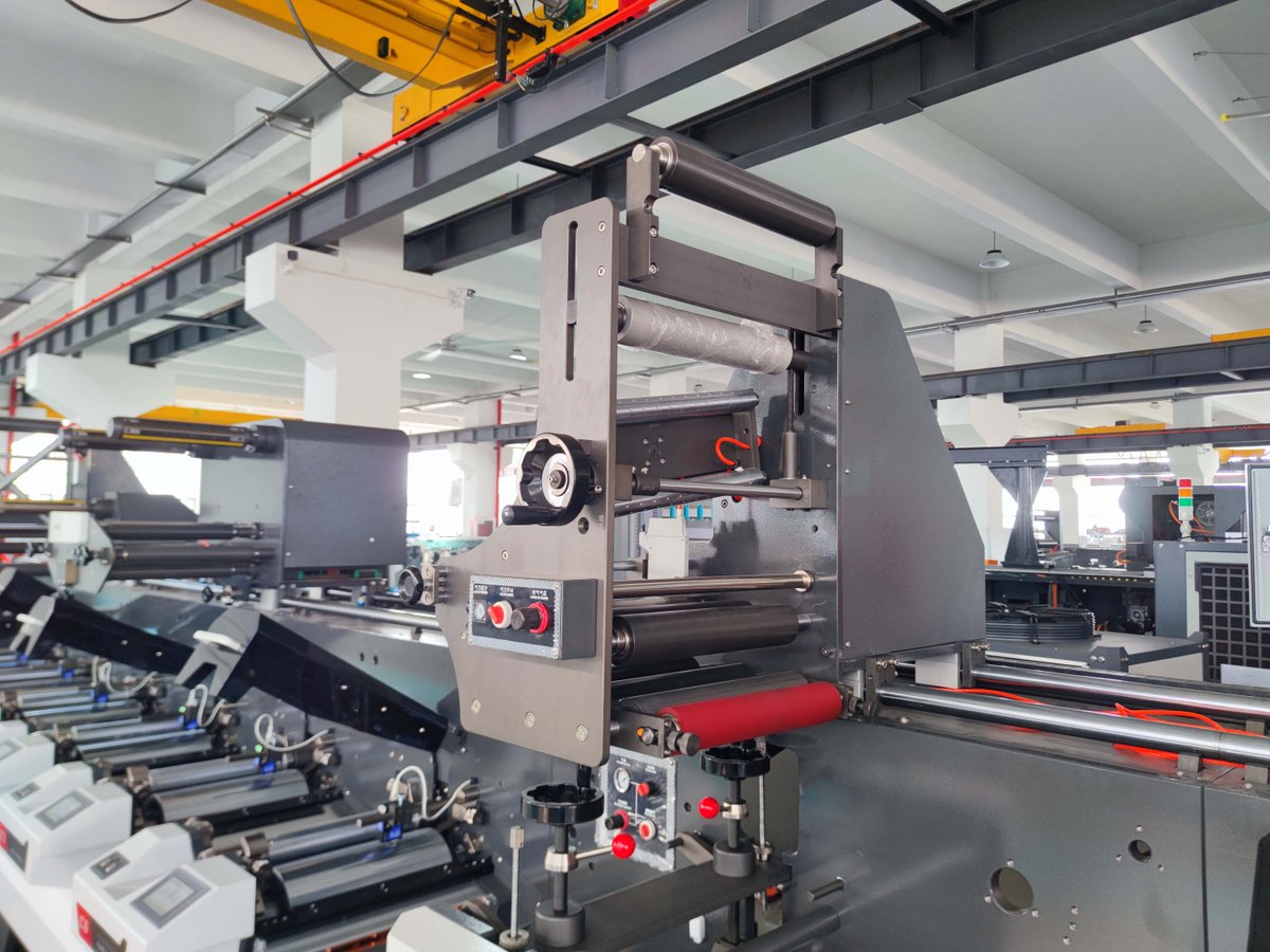 HongSheng10888's tweet photo. High-precision web handling assembly controls web tension, prevents printing defects caused by web fluctuation and ensures consistent quality in mass production. 
#FlexoMachine #WebTension #LabelPrinting #PackagingPrint #PrintEquipment https://t.co/1kLtkwGLKi