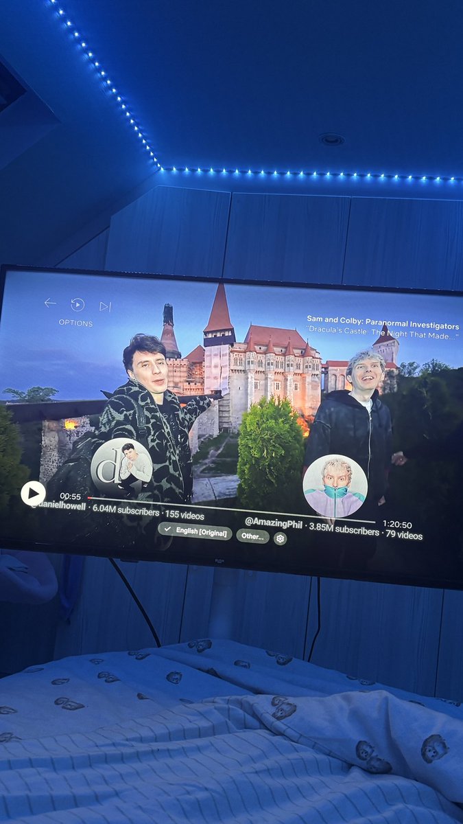 angelcakes___'s tweet photo. technically is this dan and phil’s netflix debut https://t.co/yOHQNOLwqH