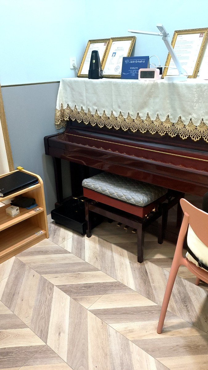 MariahBramns's tweet photo. Acabo de limpiar el piano, el tambor y la caja de muelles que acabo de secar, quedan impecables! https://t.co/1tvjyplGA3