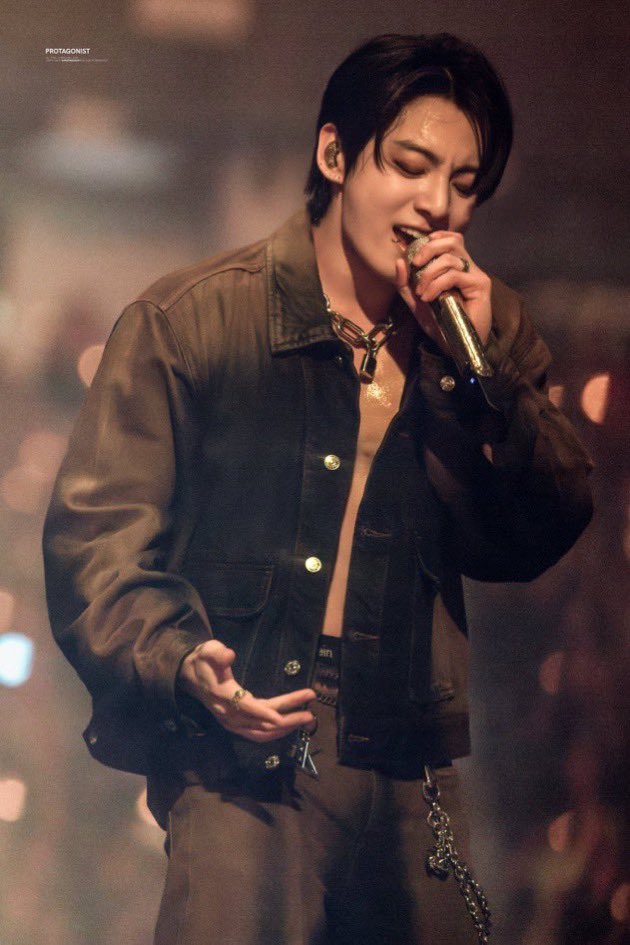 JEONKH_'s tweet photo. Obsessed with this JEON JUNGKOOK https://t.co/5OX6FizBWm