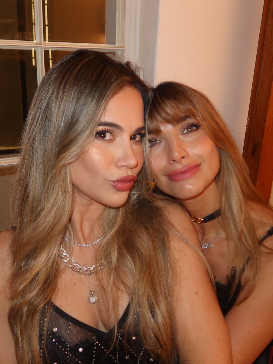 CinziaxSol's tweet photo. Ellas siempre ❤️

#solzia https://t.co/49NU4yCPzG