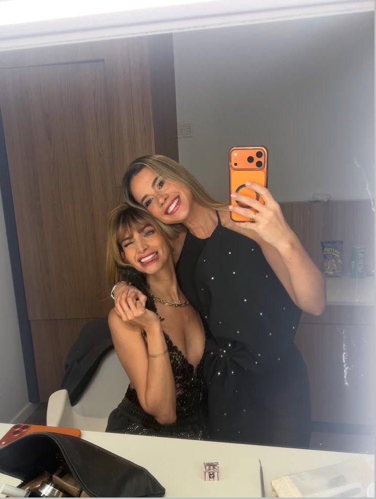 CinziaxSol's tweet photo. Ellas siempre ❤️

#solzia https://t.co/49NU4yCPzG