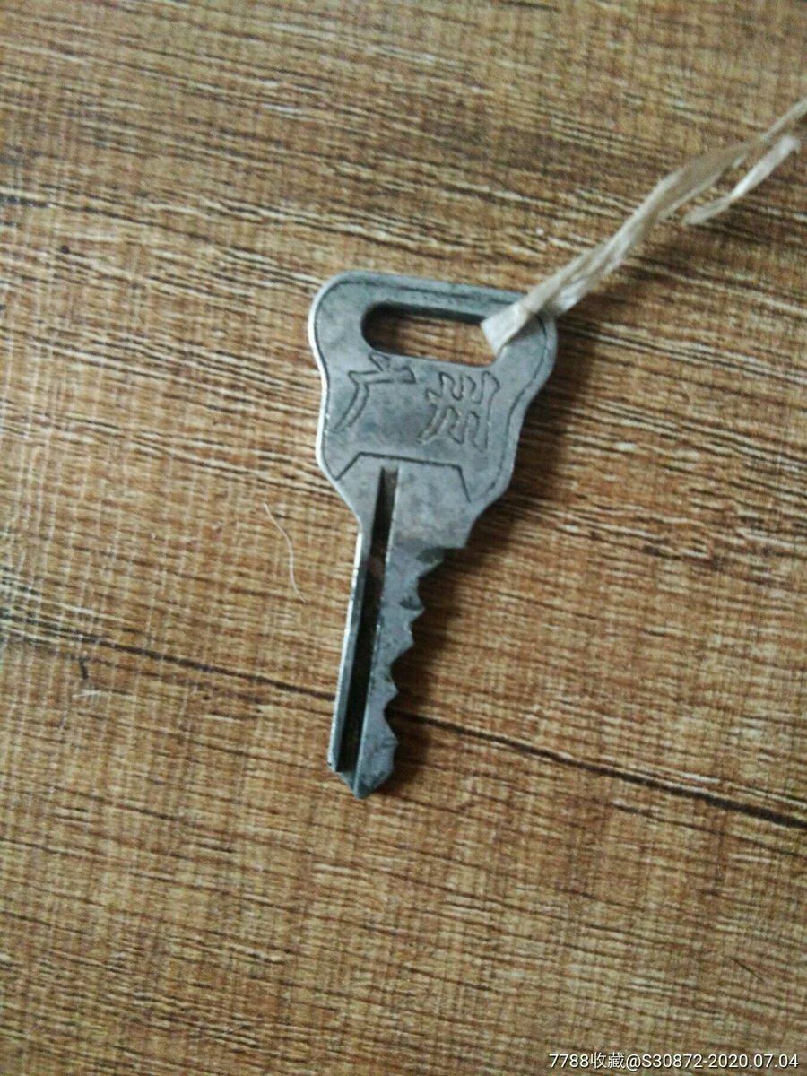 MyaGraingejn's tweet photo. [No hay forma de que la llave estrecha aguante con el material, no pude cortar bien la pieza!] https://t.co/2ApAnkIjqS