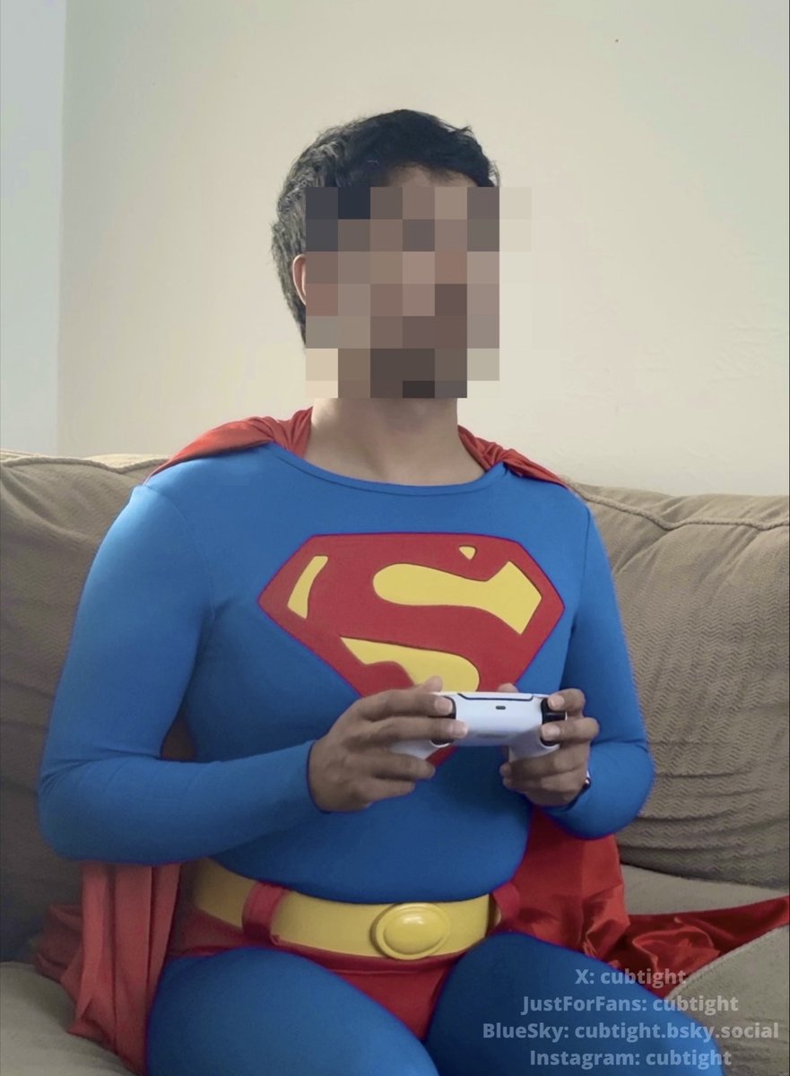 cubtight's tweet photo. Enjoying my one day off 😴
#superman #cosplay #jock #gay #spandex #rubber #muscle #superboy #lycra #bulge https://t.co/at4afZ8AXk