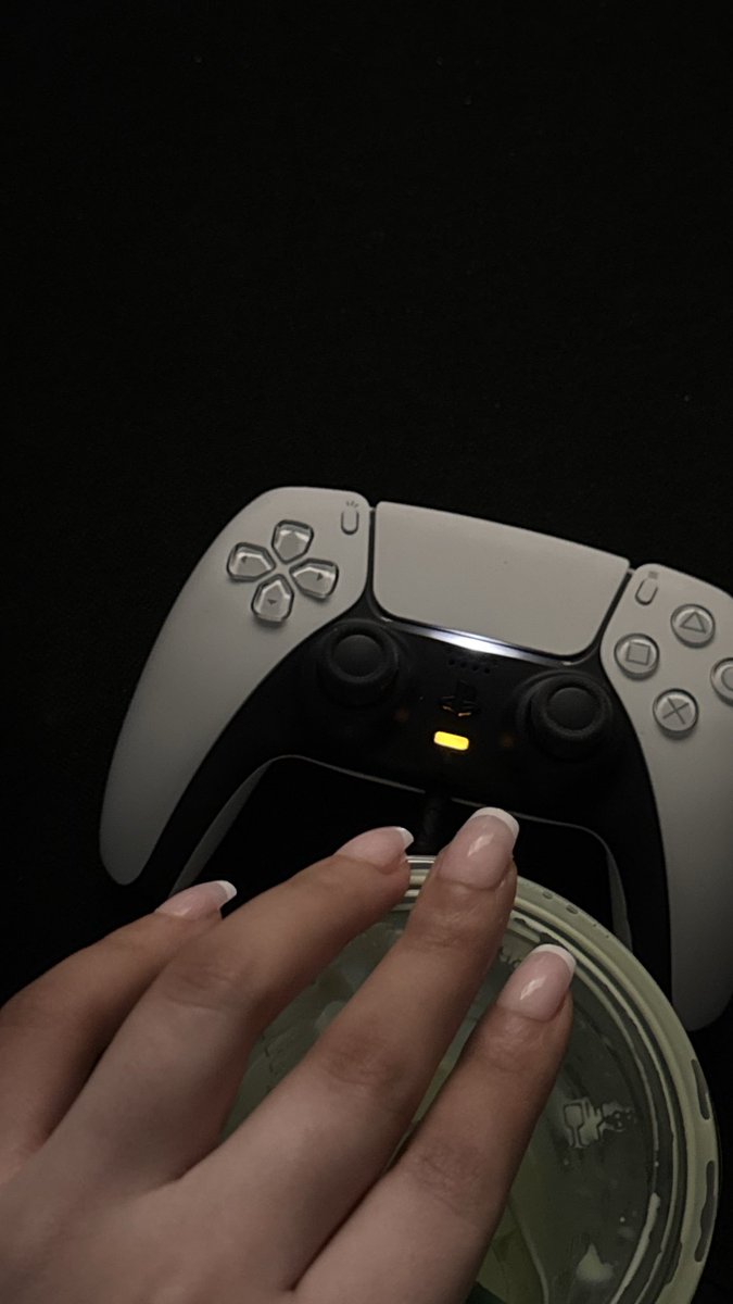 xxam2000's tweet photo. Enjoying the night🎮🩵 https://t.co/Yz3IrIrtlT