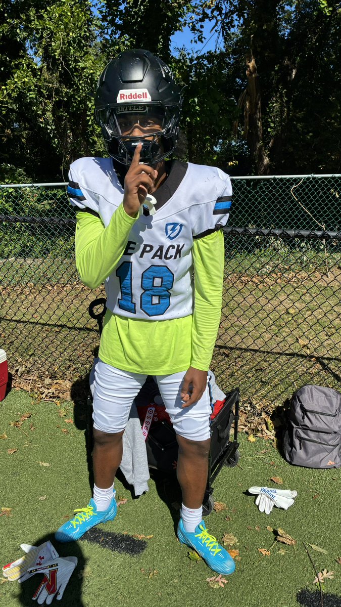 elijah_h15's tweet photo. Big team win in NY yesterday, 52-20. Checkout some of the plays I made down below!!👇👇
6 Rec🧤
70 Yards🧤
2 TDS🧤

@LoudounSportsAC @CoachJackson26 @The1AndOnlyOB @CoachBJackson_ 
@CoachTFields 
@CoachDKnighting 
@CoachLeak1 
@PrepRedzoneVA 
@carljfred 
@CoachZackGoodFB 
@the757ff 
@mosesk225 
@Topsiswear 
@SchwartzAthSpot 
@TheCoachSavage