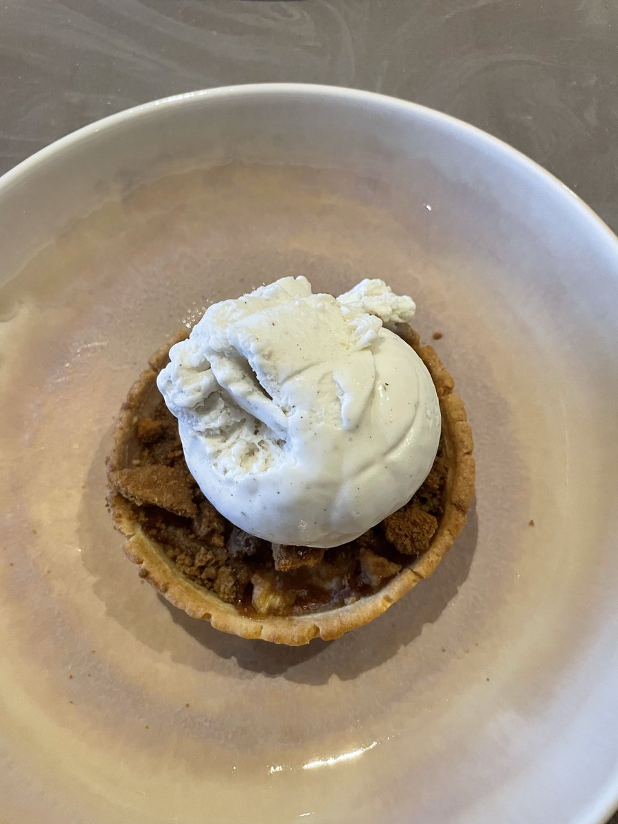 Ruby_Cattrall's tweet photo. Your choice of dessert…….. 🍨 https://t.co/7PyTqiMWna