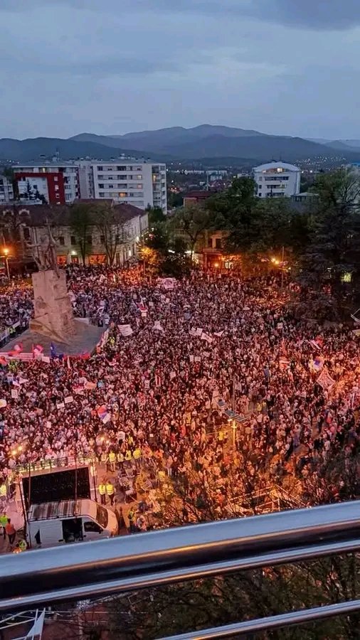 miodrag_bebic's tweet photo. Kraljevo,04.oktobar.
Studenti pobeđuju.
💪💪💪 https://t.co/3q4IOOYBa6