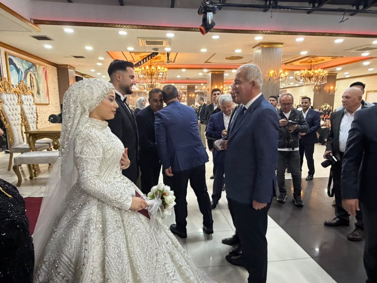 ismailerguness's tweet photo. Geçmiş dönem Sultangazi Belediye Meclis Üyemiz Sn. Yunus Akkuzu’nun kıymetli oğlu Yusuf ile Melek kardeşimizin nikâh merasimine; İstanbul Milletvekilimiz Sn. Halis Dalkılıç, Sultangazi Belediye Başkanımız Av. Sn. Abdurrahman Dursun, Sultangazi İlçe Başkanımız Sn. İmdat Kamacı, geçmiş dönem İlçe Başkanımız, önceki dönem Sultangazi Belediye Başkanımız Sn. Cahit Altunay ve Sultangazi Kurucu İlçe Başkanımız Av. Sn. Murat Atım ile birlikte katılarak mutluluklarına şahitlik ettik. 

Alkaş ve Akkuzu ailelerini tebrik ediyor, genç çiftimize mutluluklar diliyorum.