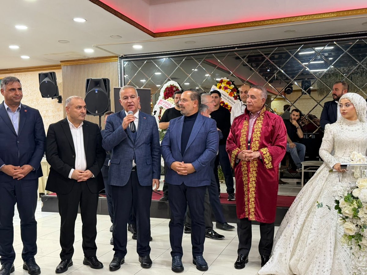 ismailerguness's tweet photo. Geçmiş dönem Sultangazi Belediye Meclis Üyemiz Sn. Yunus Akkuzu’nun kıymetli oğlu Yusuf ile Melek kardeşimizin nikâh merasimine; İstanbul Milletvekilimiz Sn. Halis Dalkılıç, Sultangazi Belediye Başkanımız Av. Sn. Abdurrahman Dursun, Sultangazi İlçe Başkanımız Sn. İmdat Kamacı, geçmiş dönem İlçe Başkanımız, önceki dönem Sultangazi Belediye Başkanımız Sn. Cahit Altunay ve Sultangazi Kurucu İlçe Başkanımız Av. Sn. Murat Atım ile birlikte katılarak mutluluklarına şahitlik ettik. 

Alkaş ve Akkuzu ailelerini tebrik ediyor, genç çiftimize mutluluklar diliyorum.