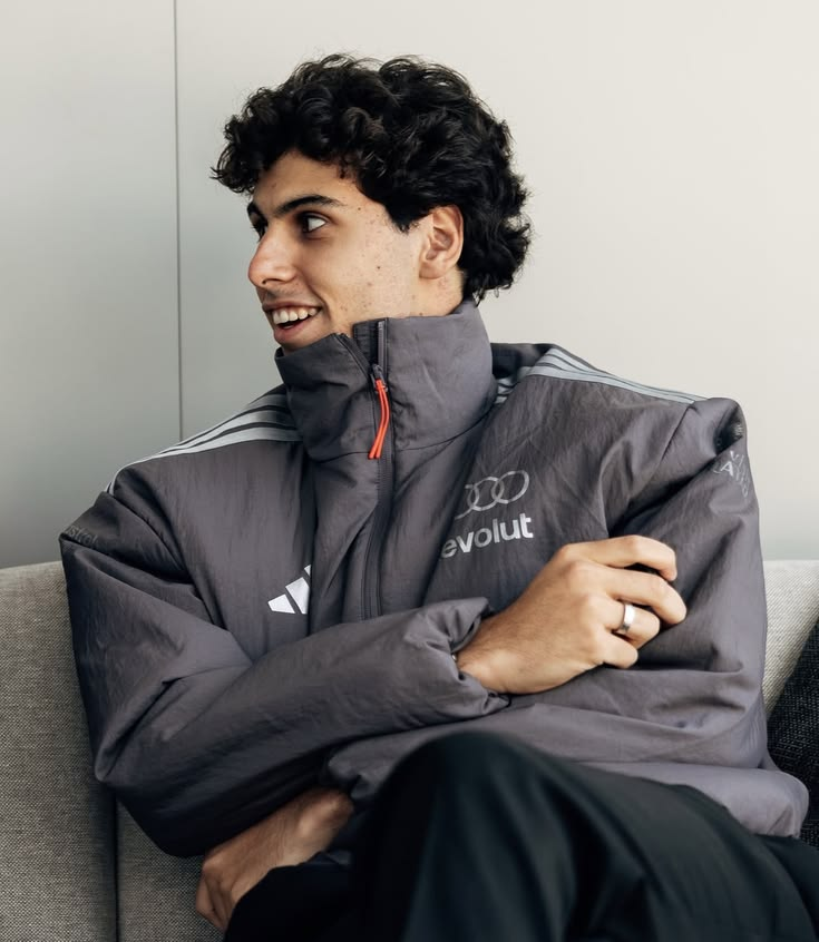 andsfivesauce's tweet photo. get to know me (f1 edition) :)
- WDC in my birth year 
- birth month
- fav retired driver
- my age https://t.co/s2H2sMXImF
