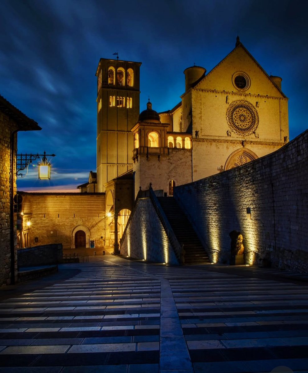 MiniatiMeri's tweet photo. #perOsservare
le persone senza giudicare,ci vuole un'arte che richiede empatia, silenzio e apertura mentale....
#buonanotteAtutti ๐
#assisi โฅ๏ธ๐โค๏ธ https://t.co/54ifZgc7T2