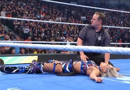 BlakeMonroeWWE's tweet photo. 🙏🙏🙏🙏 https://t.co/UVTYKsyAPk